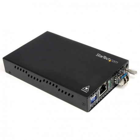 StarTech.com Multimode (MM) LC Fiber Media Converter for 1Gbe Network - 550m Range - Gigabit Ethernet - 850nm - with SFP Transceiver (ET91000LC2) - Fibre media converter - GigE - 1000Base-LX, 1000Base-SX, 1000Base-T - RJ-45  /  LC multi-mode - up to 550 m - 850 nm - for P / N: ETCHS2U, SVA12M2NEUA, SVA12M5NA - 1