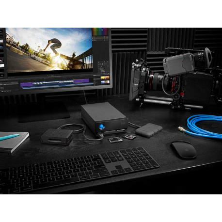 LaCie 1big Dock SSD Pro STHW4000800 - Hard drive array - 4 TB - 1 bays - SSD 4 TB x 1 - USB 3.1, Thunderbolt 3 (external) - with 5 years Rescue Data Recovery Service Plan - 13