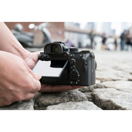Sony a7 III ILCE-7M3 - Digital camera - mirrorless - 24.2 MP - Full Frame - 4K / 30 fps - body only - Wi-Fi, NFC, Bluetooth - black - 10