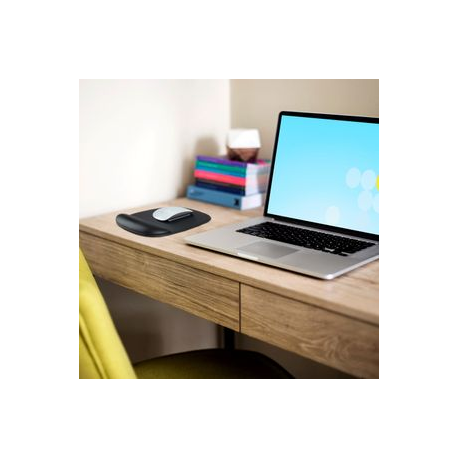 StarTech.com Mouse Pad with Hand rest, 6.7x7.1x 0.8in (17x18x2cm), Ergonomic Mouse Pad with Wrist Support, Desk Wrist Pad w / Non-Slip PU Base, Cushioned Gel Mouse Pad w / Palm Rest - Mouse pad with wrist pillow - black - TAA Compliant - 7