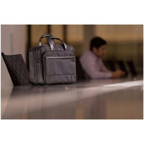 Kensington Contour 2.0 Business Briefcase - Notebook carrying case - 15.6" - 17