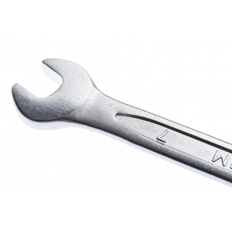 Equip - Patch cable - RJ-45 (M) to RJ-45 (M) - 2 m - screened shielded twisted pair (SSTP) - CAT 6 - halogen-free, molded, stranded - pink - 2