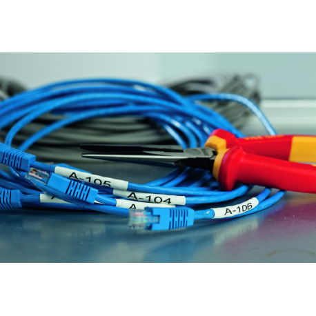 DYMO Rhino 5200 - Hard Case Kit - labelmaker - B / W - Roll (1.9 cm) - cutter - yellow - 10