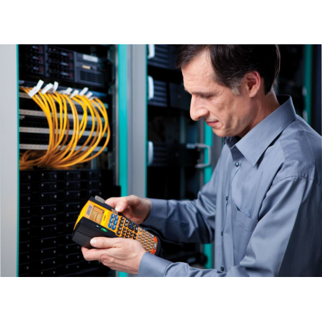 DYMO Rhino 5200 - Hard Case Kit - labelmaker - B / W - Roll (1.9 cm) - cutter - yellow - 15