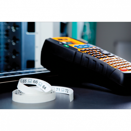 DYMO Rhino 5200 - Hard Case Kit - labelmaker - B / W - Roll (1.9 cm) - cutter - yellow - 17