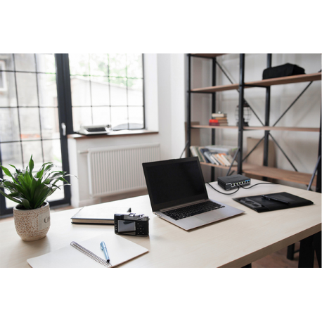 D-Link DMS 107 - Switch - unmanaged - 5 x 10 / 100 / 1000 + 2 x 2.5GBase-T - desktop, wall-mountable - 2