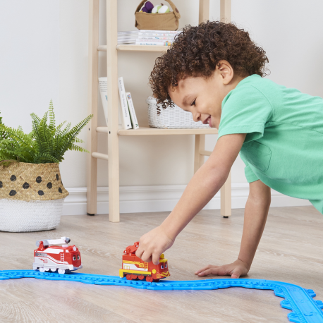 equip Slim - Patch cable - RJ-45 (M) to RJ-45 (M) - 25 cm - F / FTP - CAT 6a - IEEE 802.3 - booted, molded, snagless, stranded - red - 2