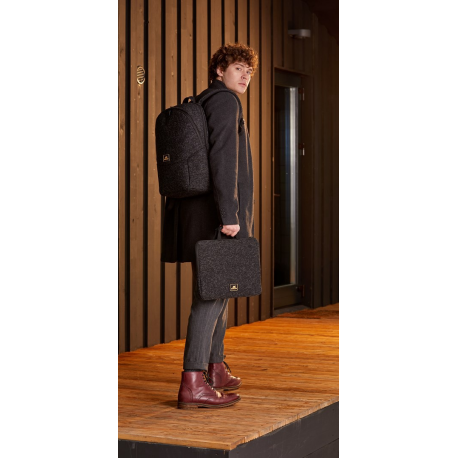 Riva Case Anvik 7962 - Notebook carrying backpack - up to 15.6" - black - 24