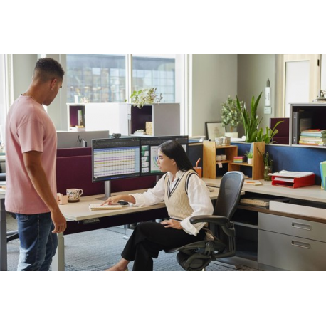 HP 724pu - Series 7 Pro - LED monitor - 24" - 1920 x 1200 WUXGA @ 100 Hz - IPS - 350 cd / m² - 1500:1 - 5 ms - HDMI, DisplayPort, USB-C - black, silver - 2